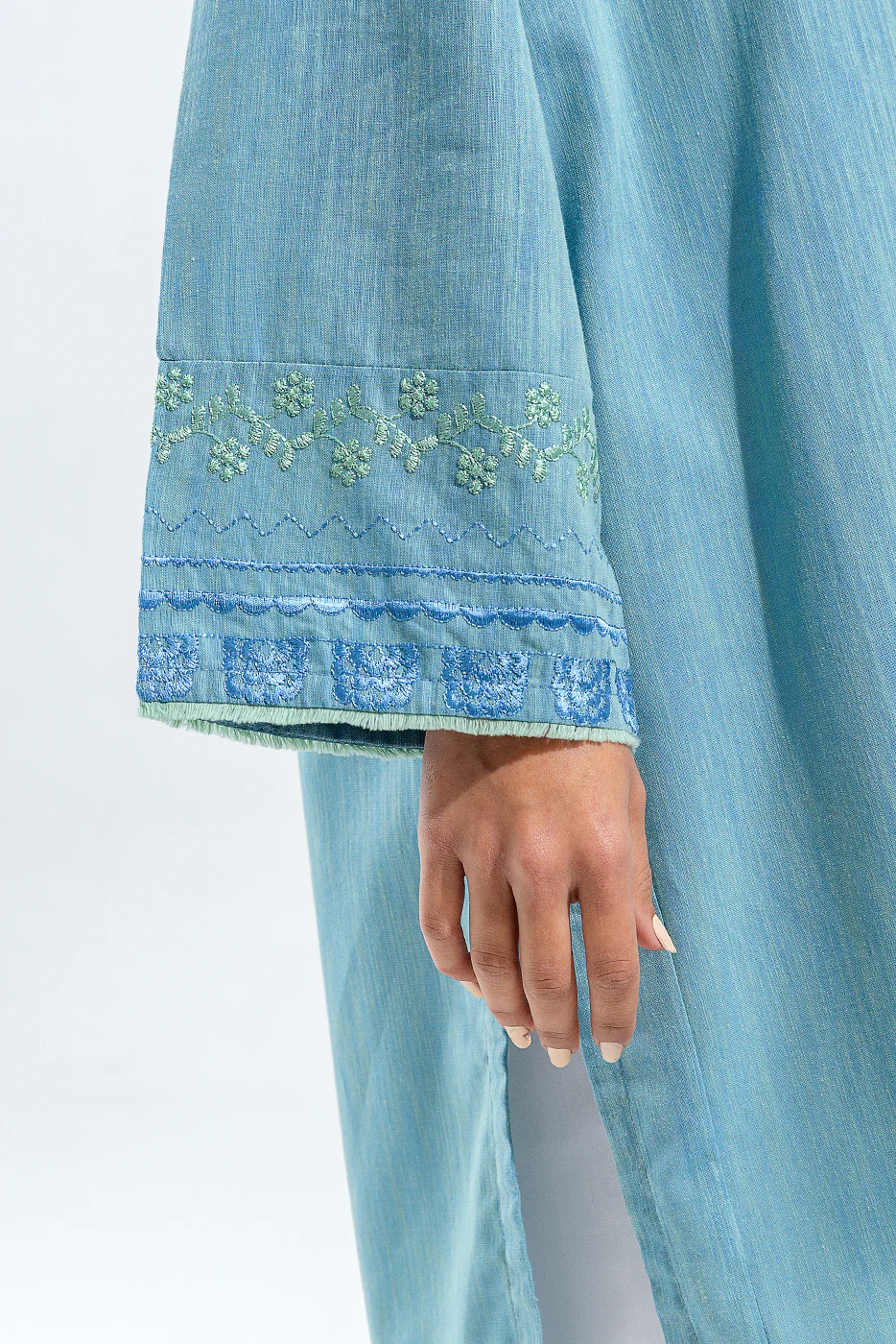 EMBROIDERED SLUB KHADDAR SHIRT (PRET) - Image 2
