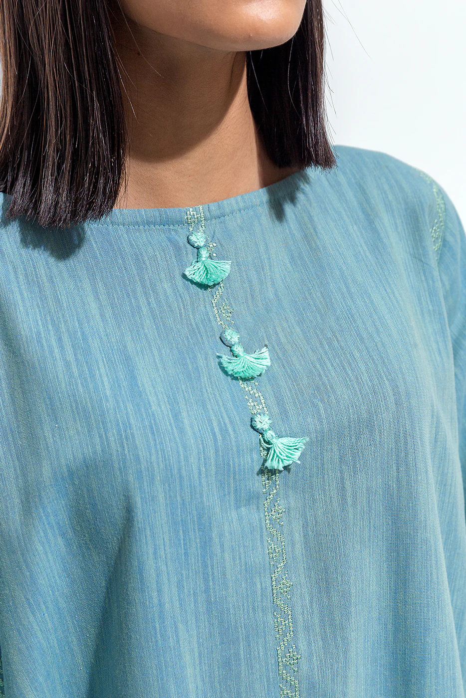 EMBROIDERED SLUB KHADDAR SHIRT (PRET) - Image 4