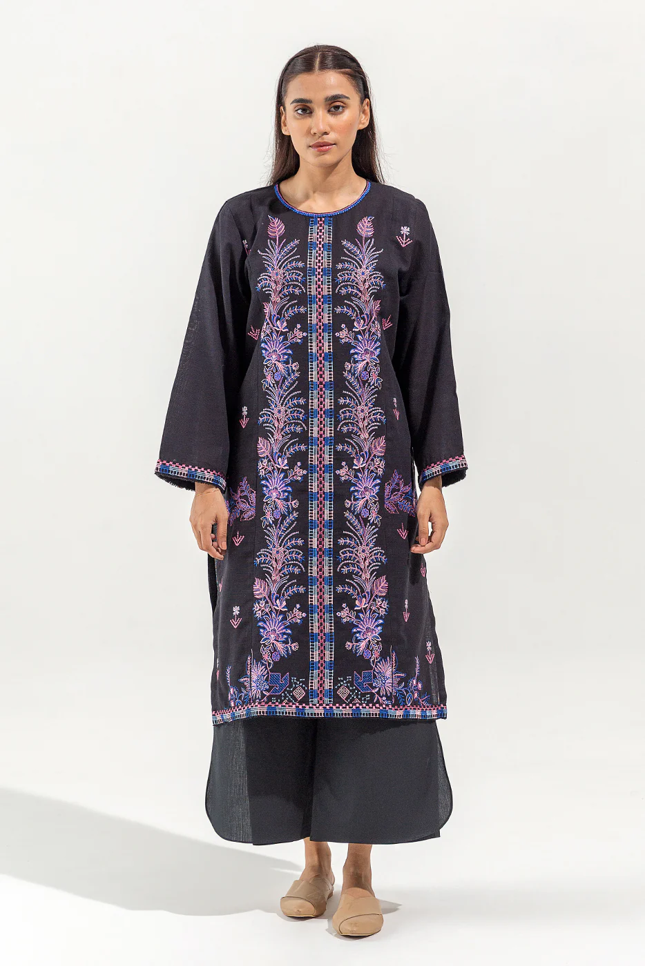 EMBROIDERED KHADDAR SHIRT (PRET) - Image 2