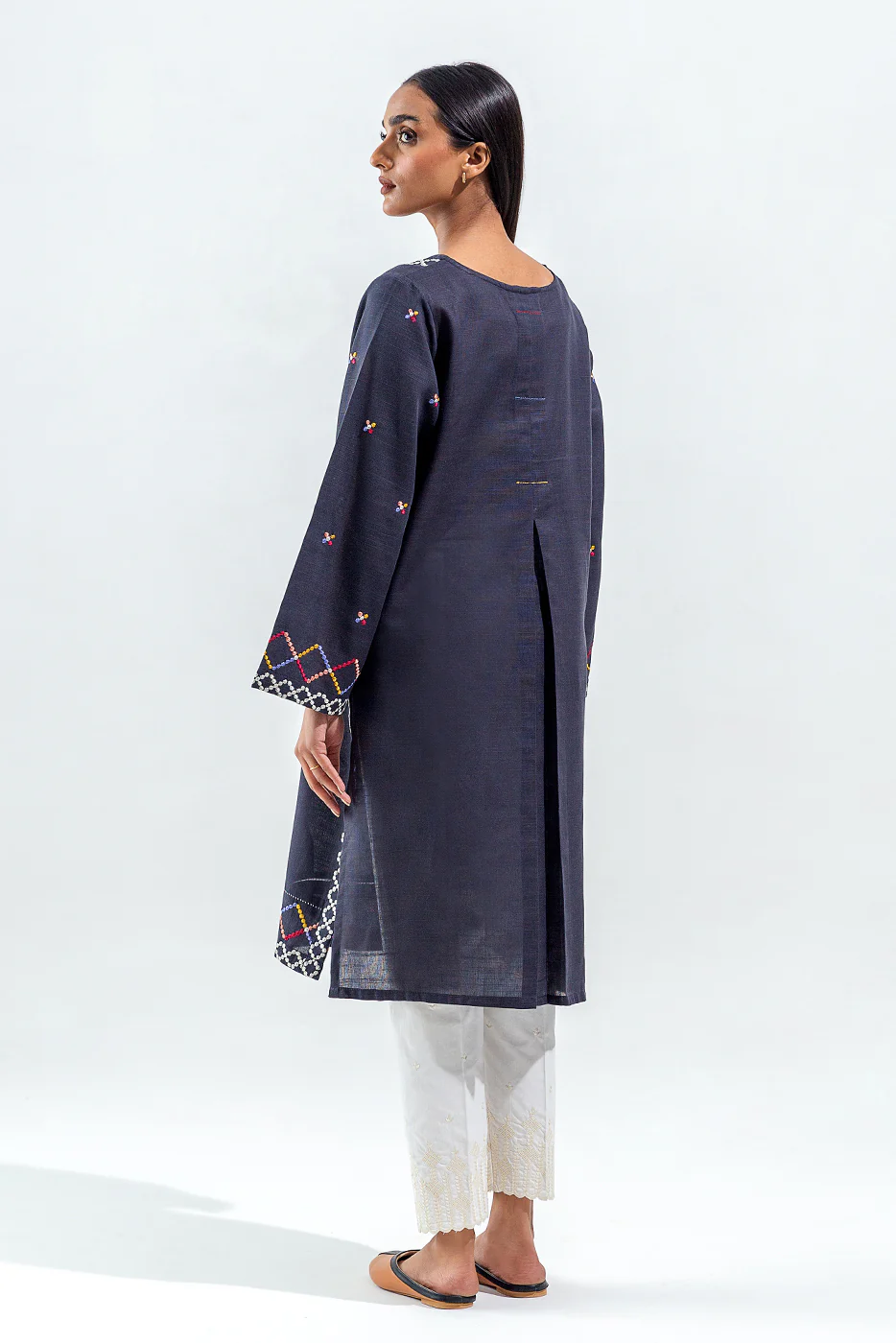 EMBROIDERED KHADDAR SHIRT (PRET) - Image 3