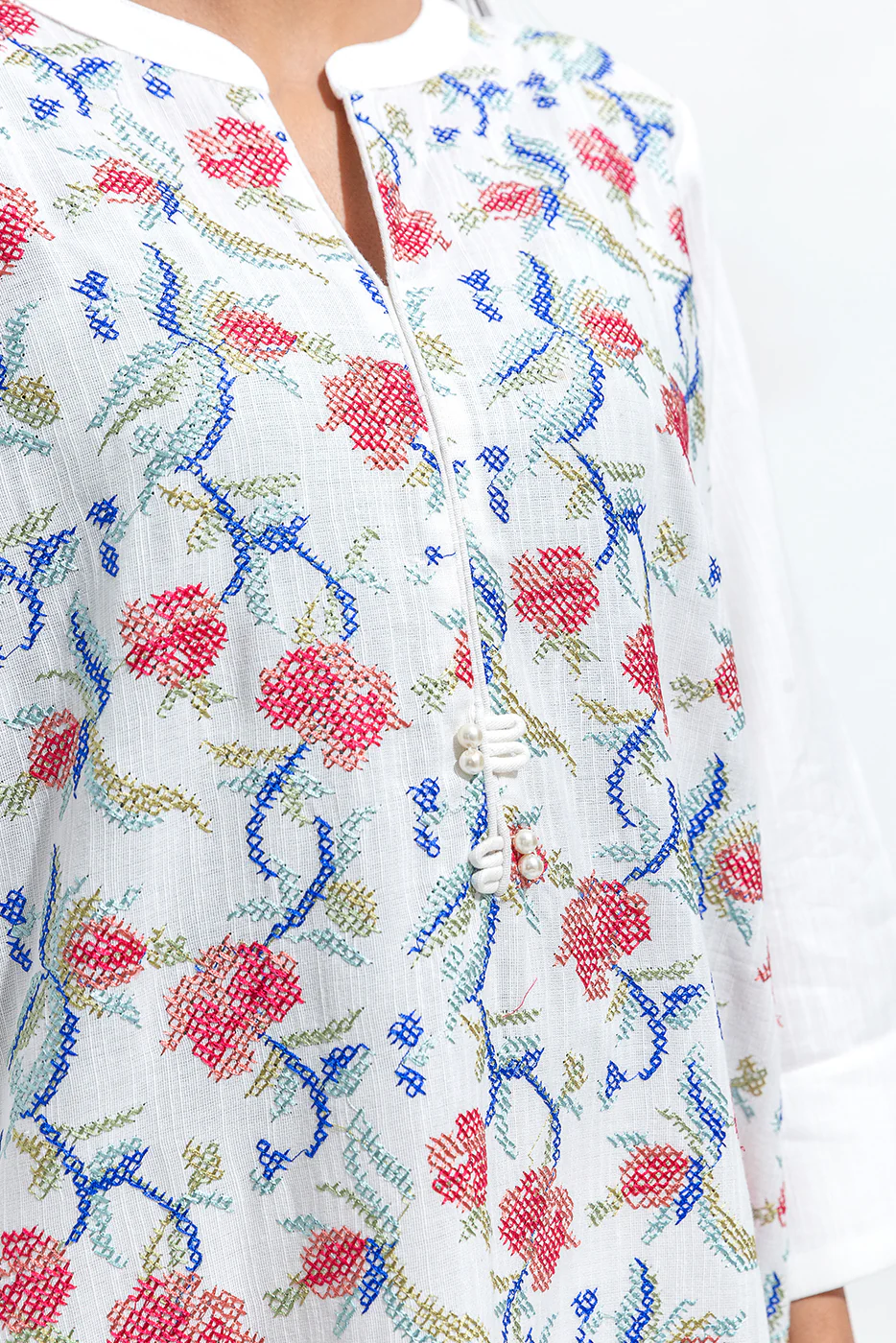EMBROIDERED SLUB KHADDAR SHIRT(PRET) - Image 4
