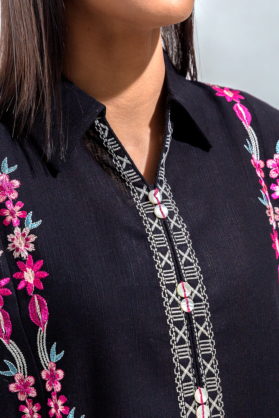 EMBROIDERED SLUB KHADDAR SHIRT(PRET) - Image 4