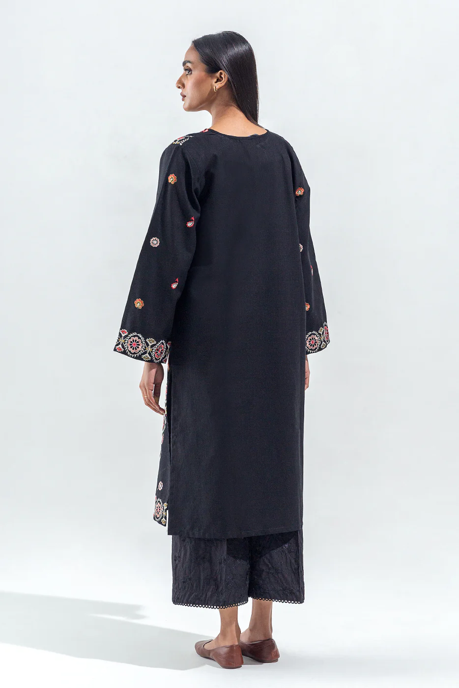 EMBROIDERED SLUB KHADDAR SHIRT (PRET) - Image 3