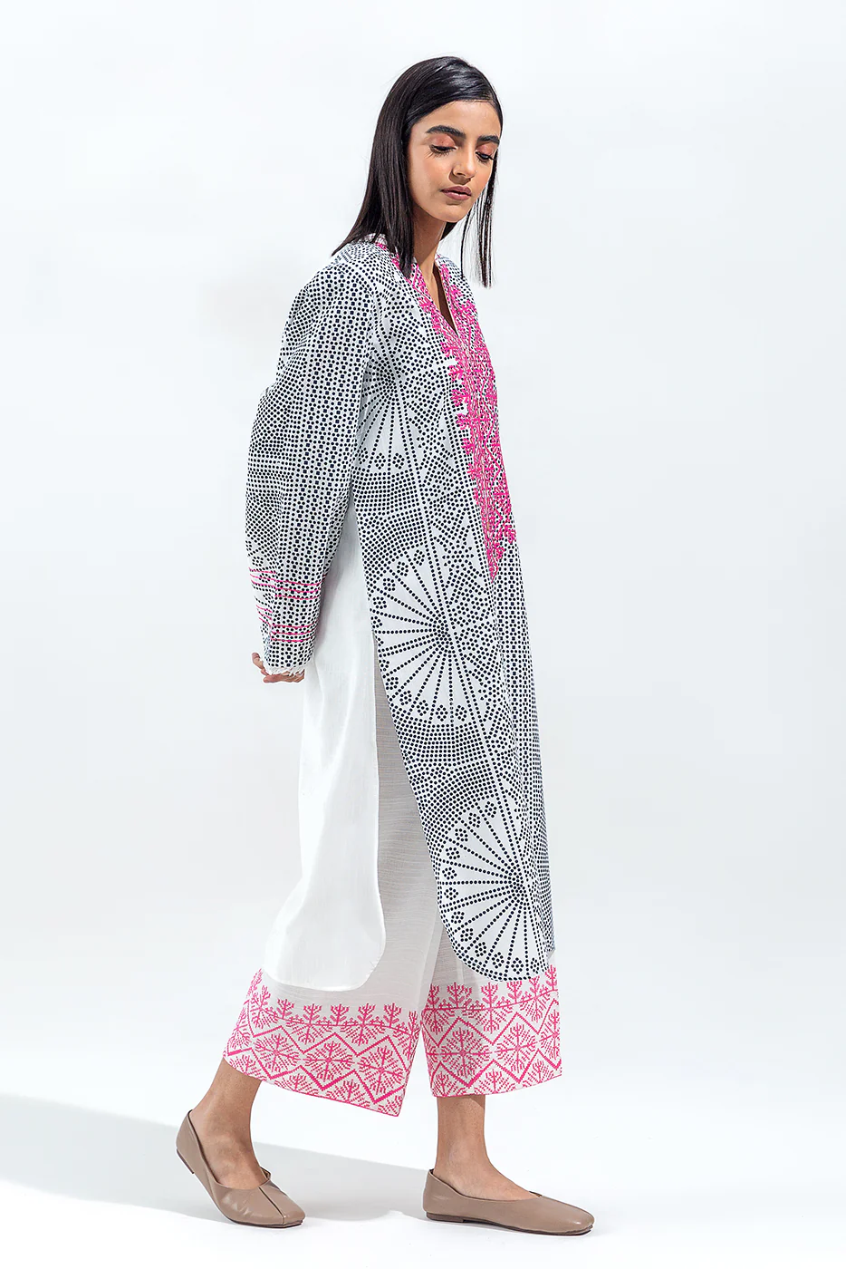 2 PIECE EMBROIDERED SLUB KHADDAR SUIT(PRET) - Image 3