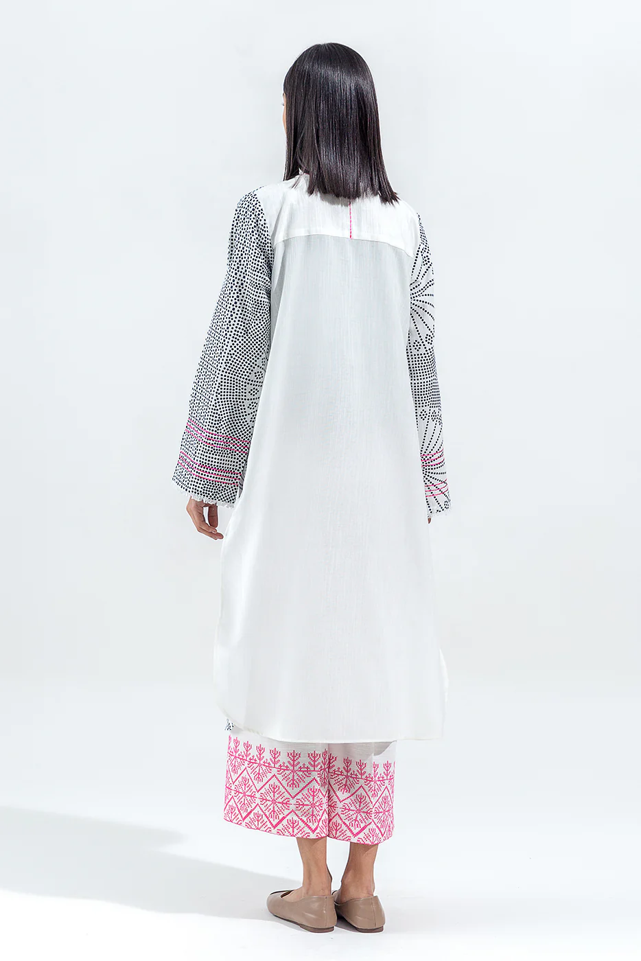 2 PIECE EMBROIDERED SLUB KHADDAR SUIT(PRET) - Image 4