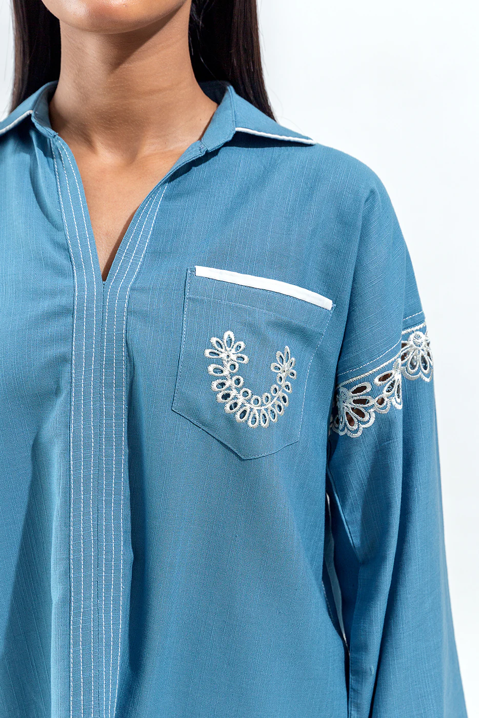 EMBROIDERED KHADDAR SHIRT (PRET) - Image 2