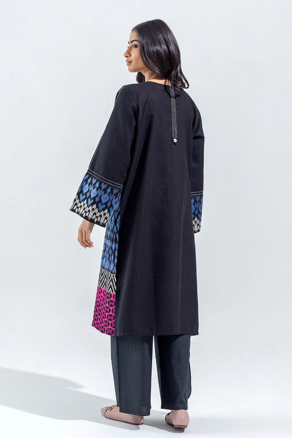 EMBROIDERED SLUB KHADDAR SHIRT (PRET) - Image 3