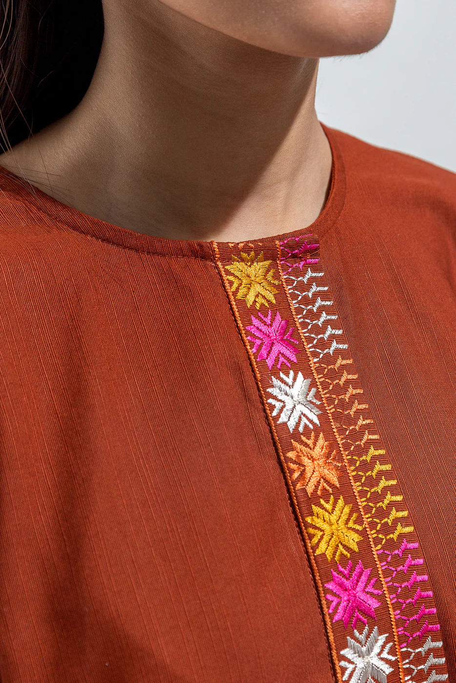 2 PIECE EMBROIDERED SLUB KHADDAR SUIT (PRET) - Image 3