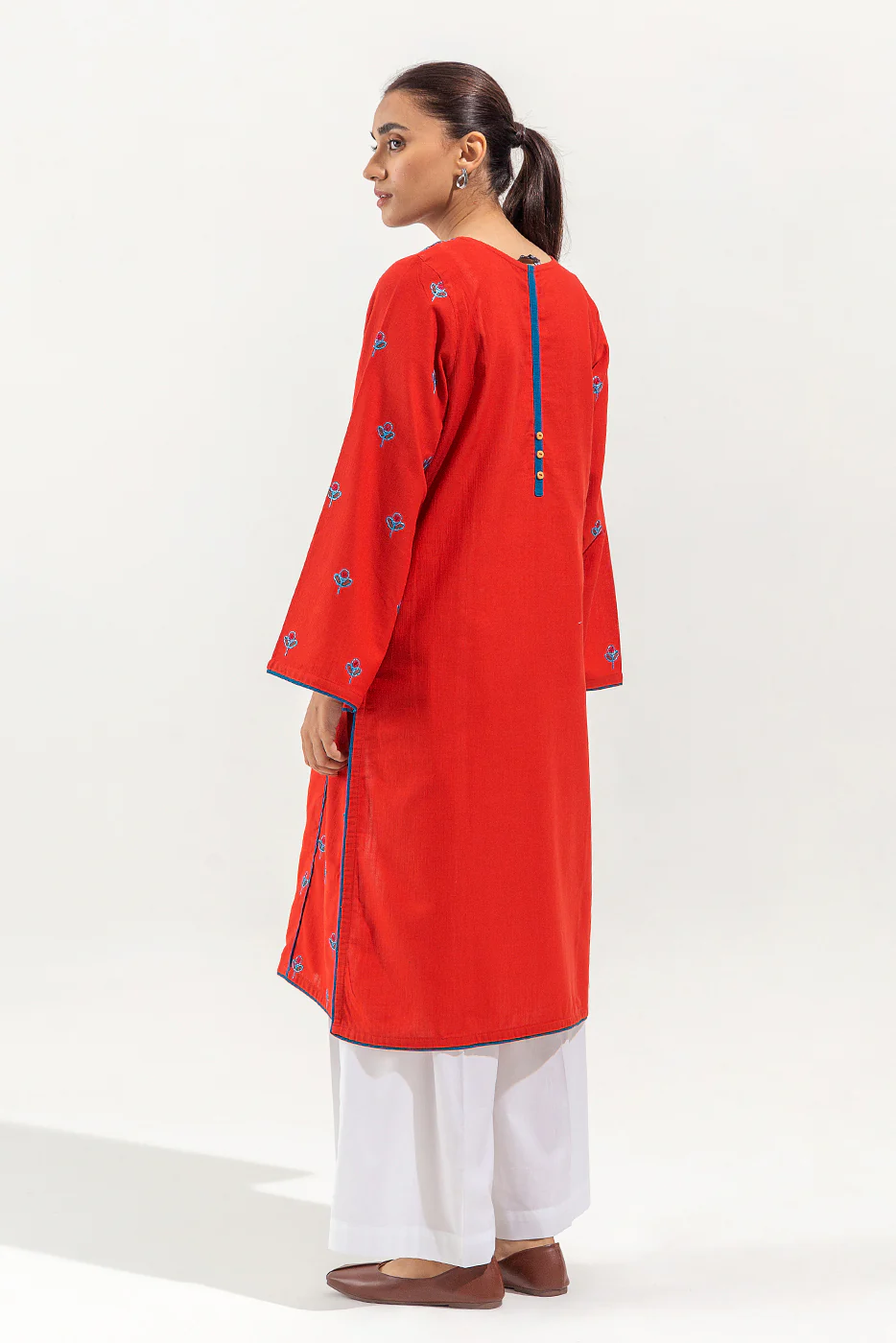 EMBROIDERED SLUB KHADDAR SHIRT (PRET) - Image 3