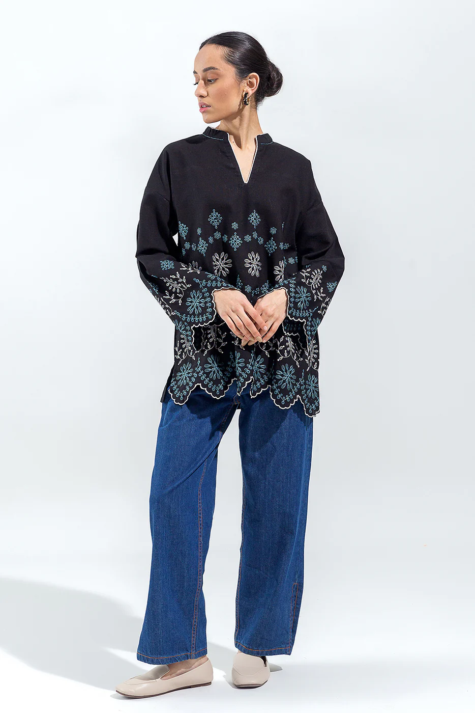 EMBROIDERED SLUB KHADDAR SHIRT (PRET) - Image 2