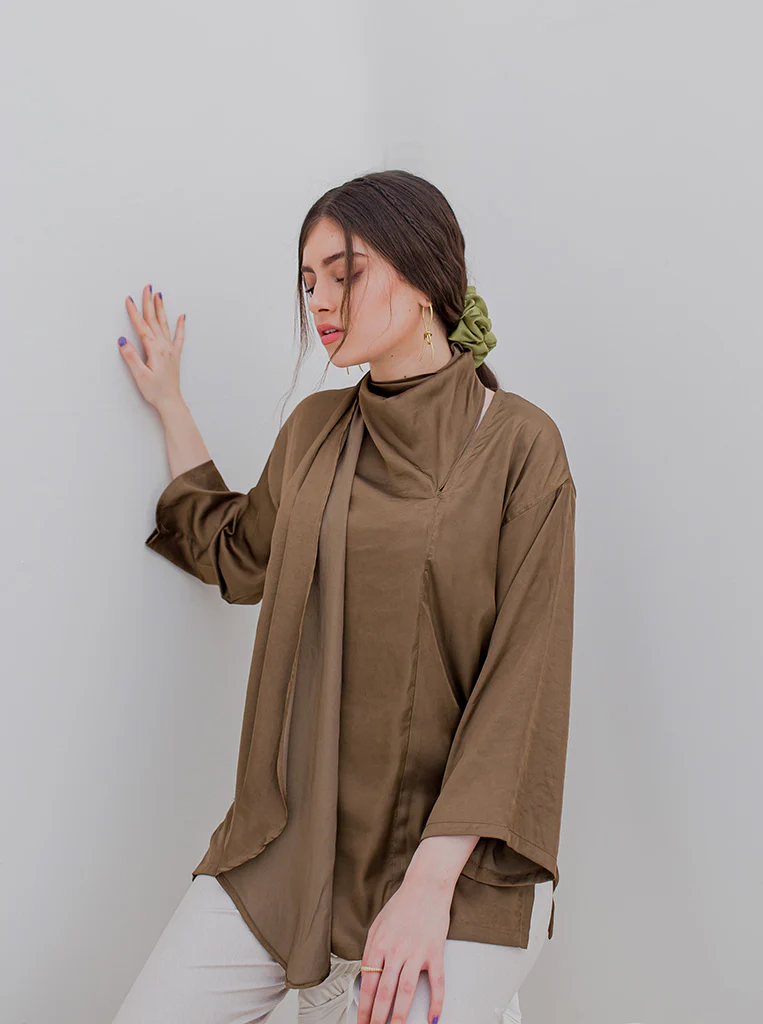 COFFEE DRAPED NECK BLOUSE - Image 3