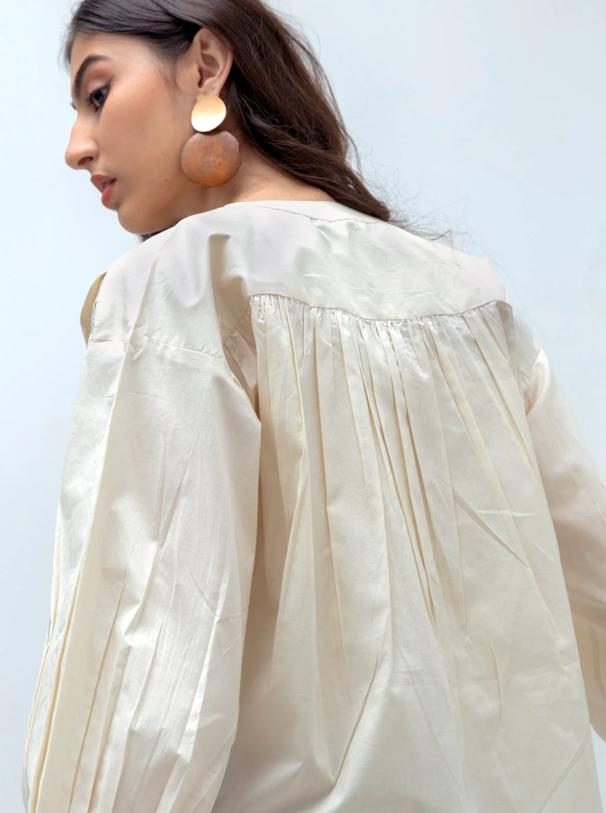 CREAM GATHERED BUTTON DOWN SHIRT - Image 4