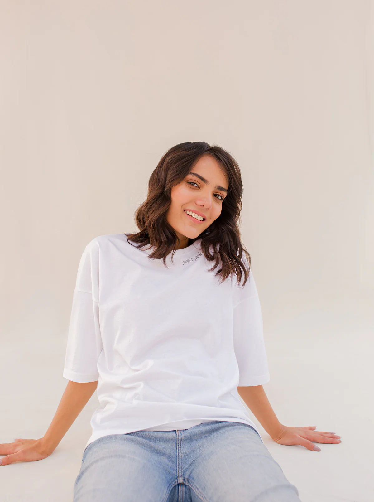 WHITE TEXT T-SHIRT - Image 3