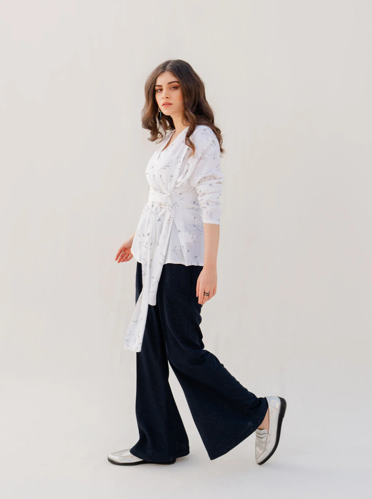 WHITE BUCKLED CREPE GEORGETTE TOP - Image 2
