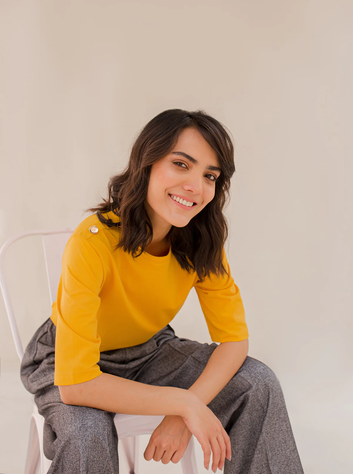 YELLOW METALLIC BUTTON T-SHIRT - Image 4