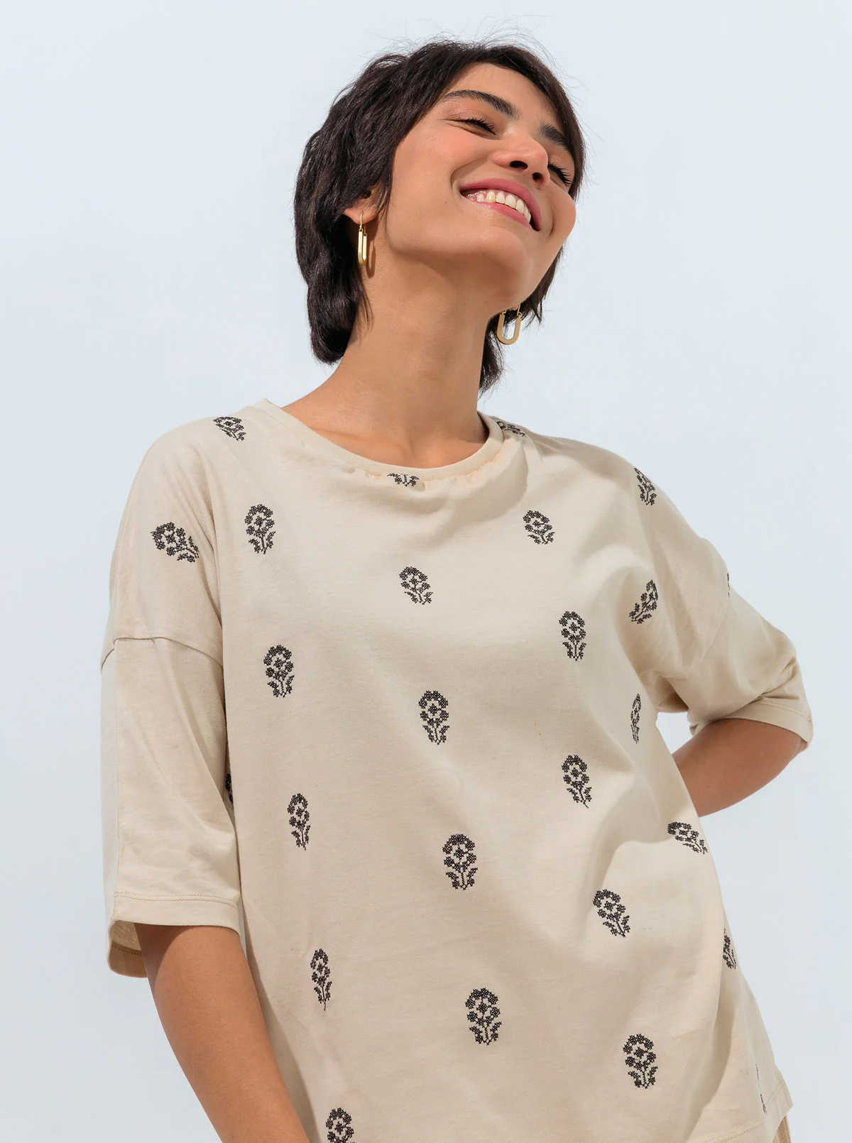 FLORAL EMBROIDERED T-SHIRT - Image 2