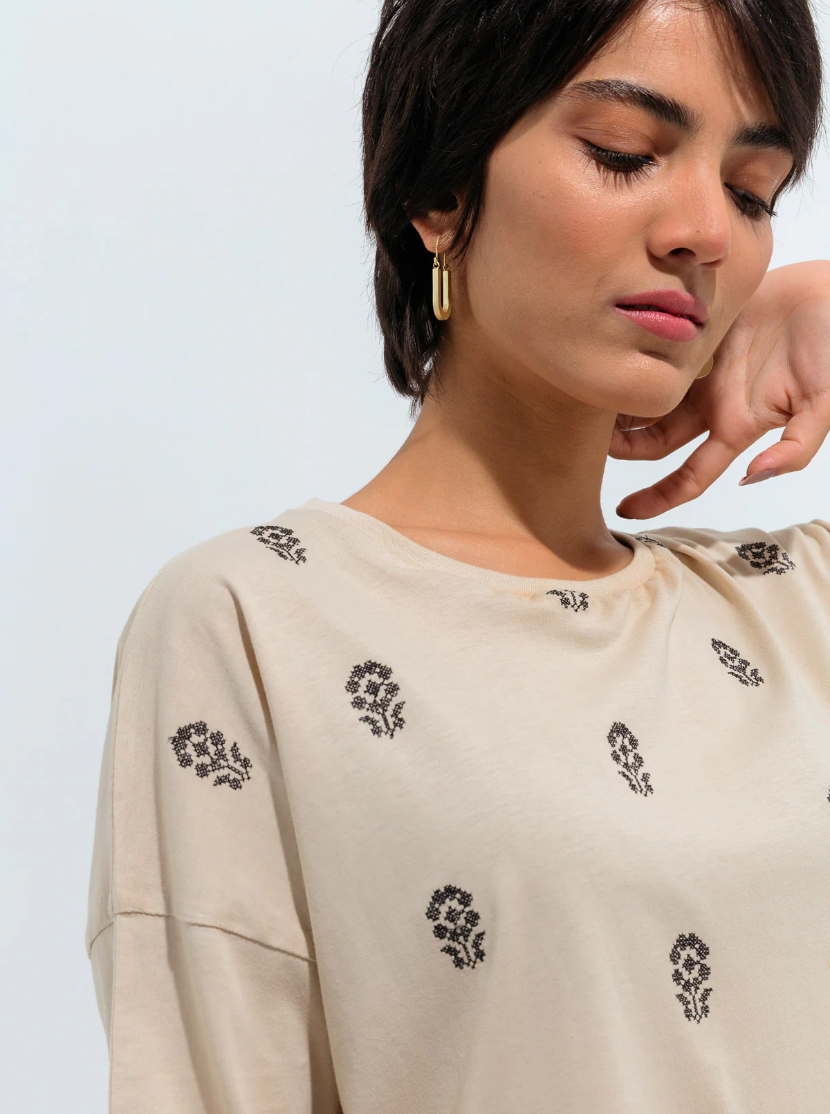 FLORAL EMBROIDERED T-SHIRT - Image 4