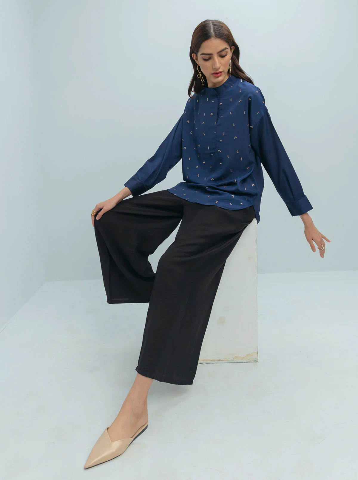 NAVY GOLD SEQUINED TOP - Image 3