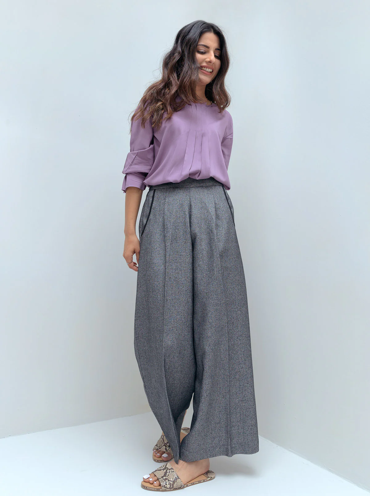 LILAC FLOWY PLEATED BLOUSE - Image 3