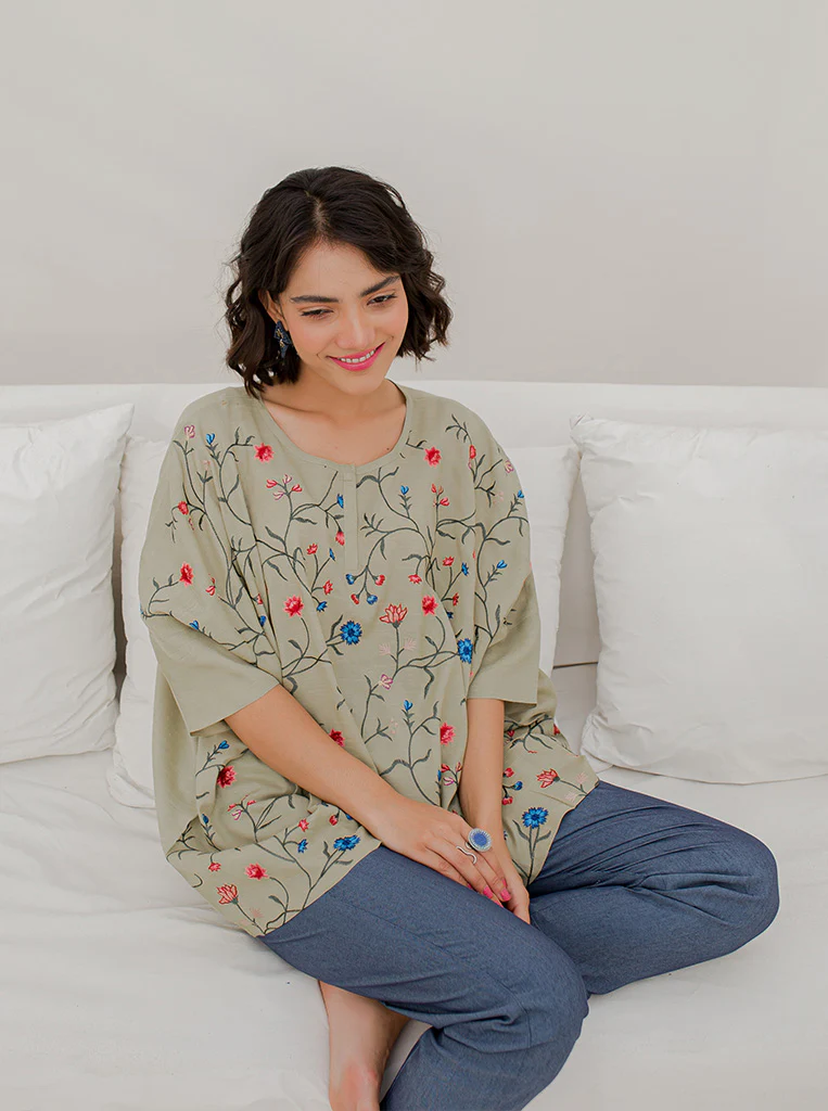 DULL OLIVE FLORAL EMBROIDERY BOXY TOP - Image 3