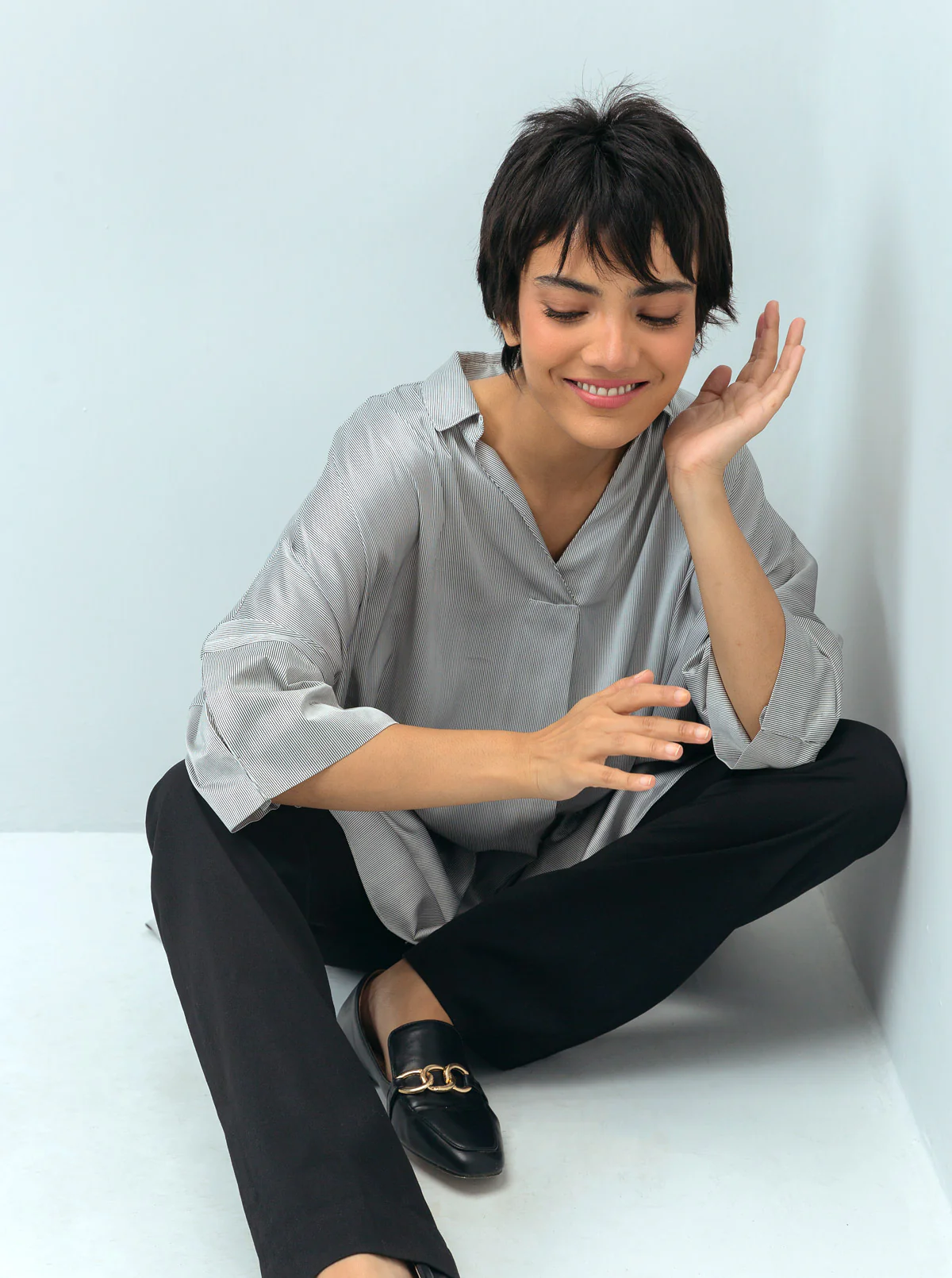 GRAY STRIPED BAGGY SILK COLLAR SHIRT - Image 4