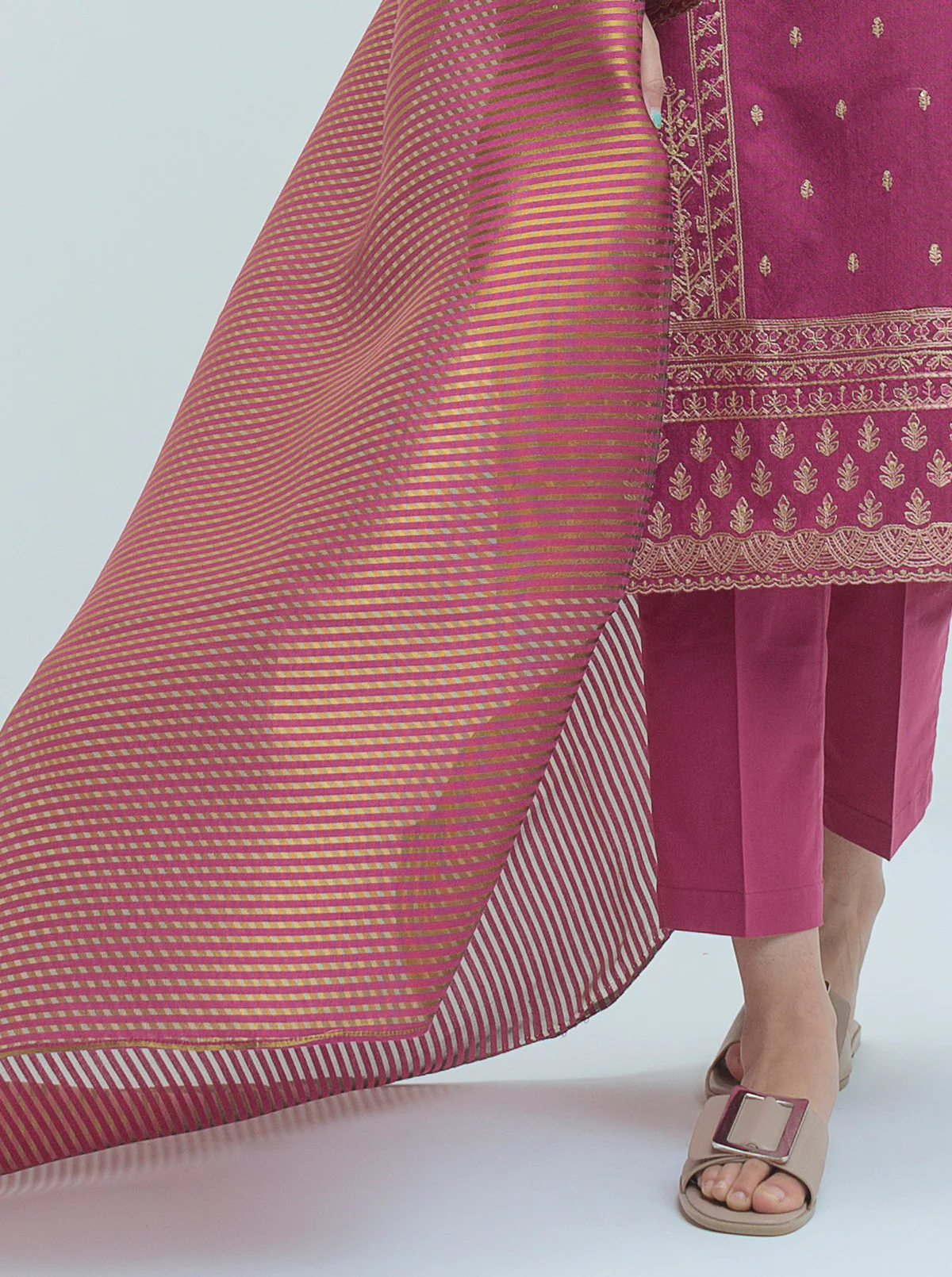 EMBROIDERED SHIRT WITH DUPATTA - Image 2