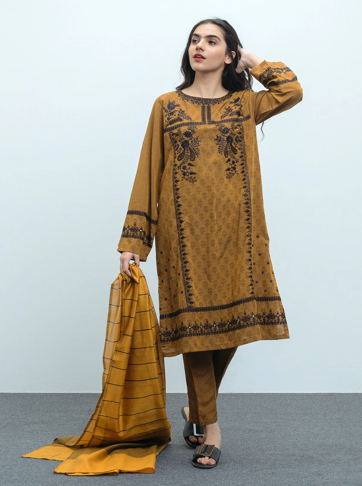 EMBROIDERED SHIRT WITH DUPATTA - Image 2