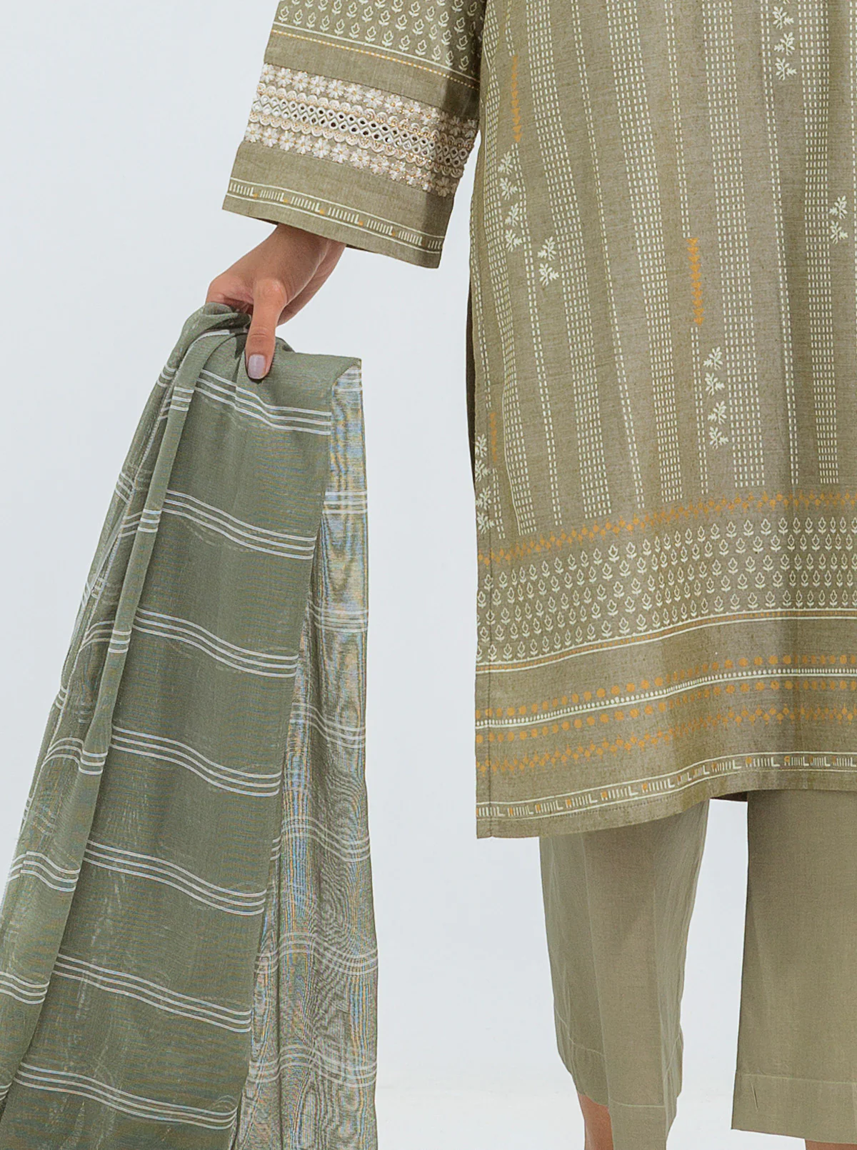 EMBROIDERED SHIRT WITH DUPATTA - Image 4