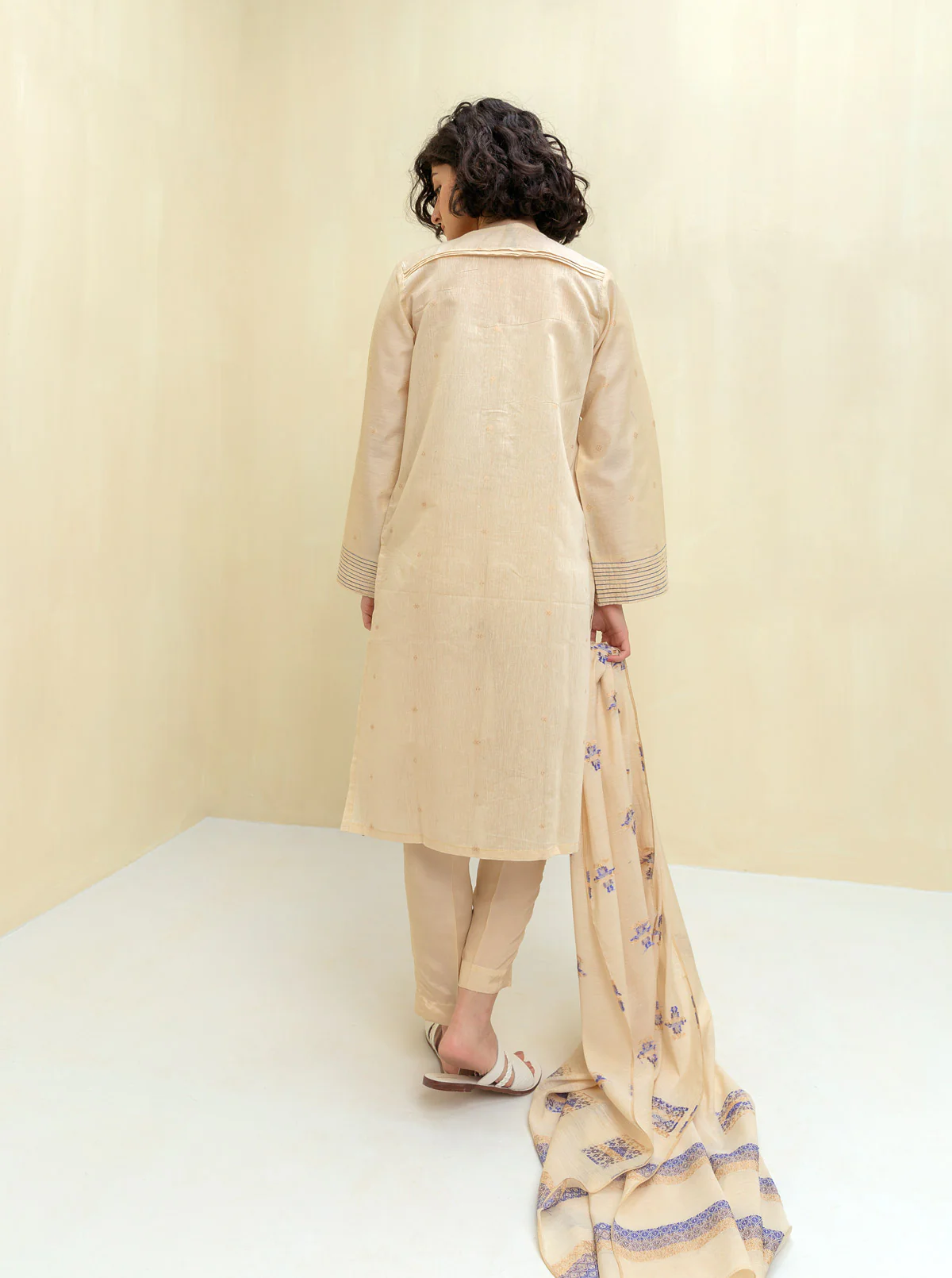 EMBROIDERED SHIRT WITH DUPATTA - Image 4