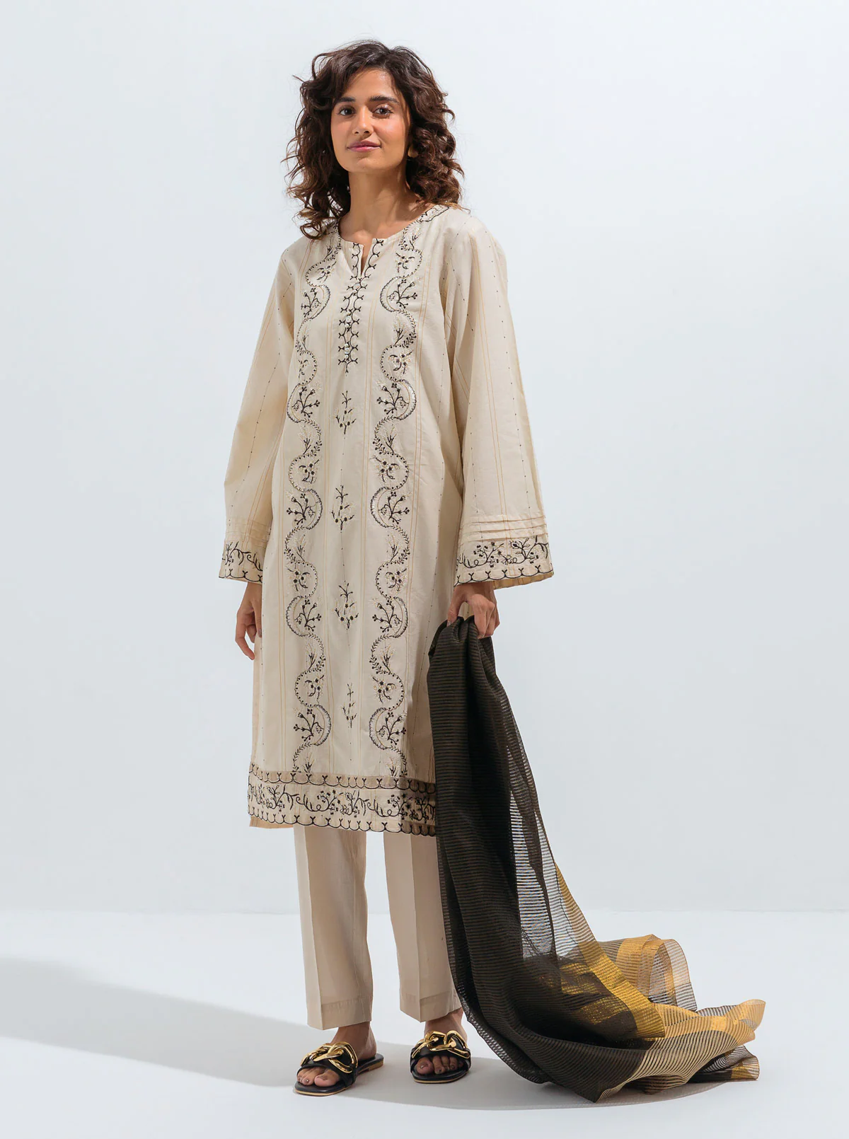 2 PIECE EMBROIDERED JACQUARD SUIT (LUXURY PRET) - Image 3