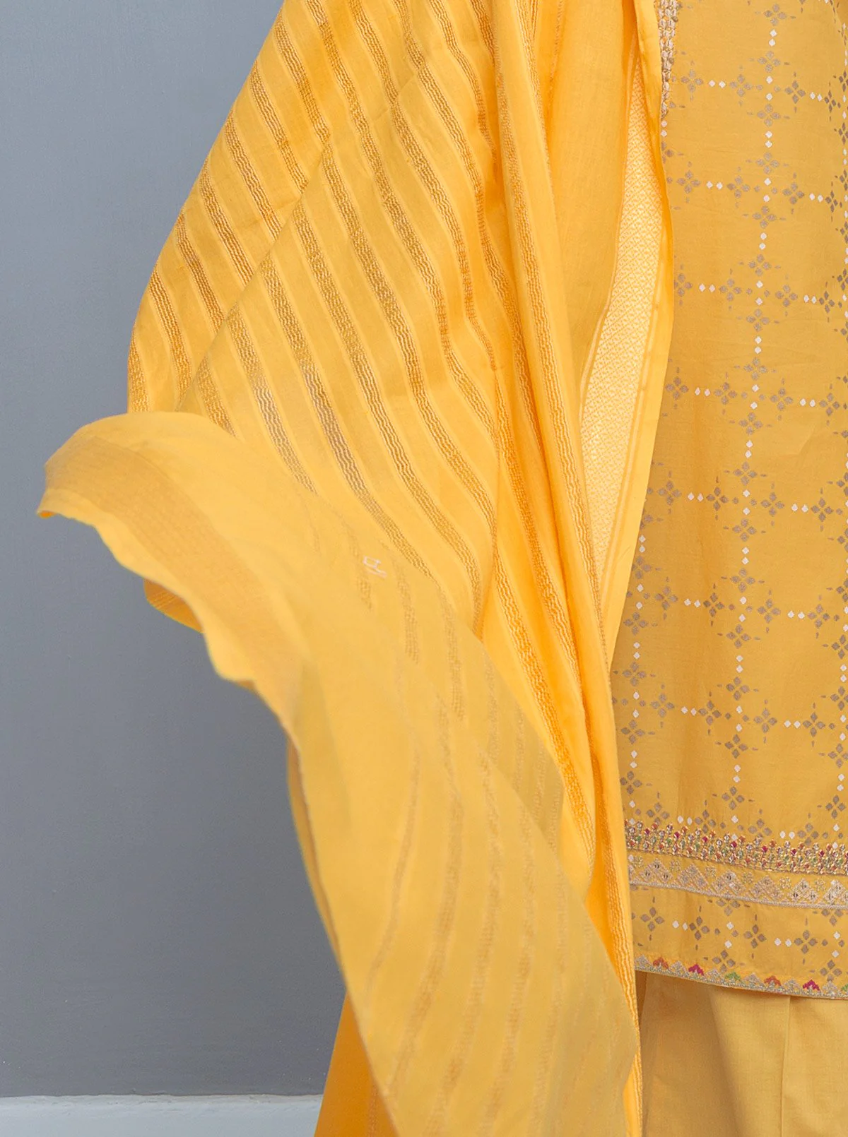 EMBROIDERED SHIRT WITH DUPATTA - Image 2