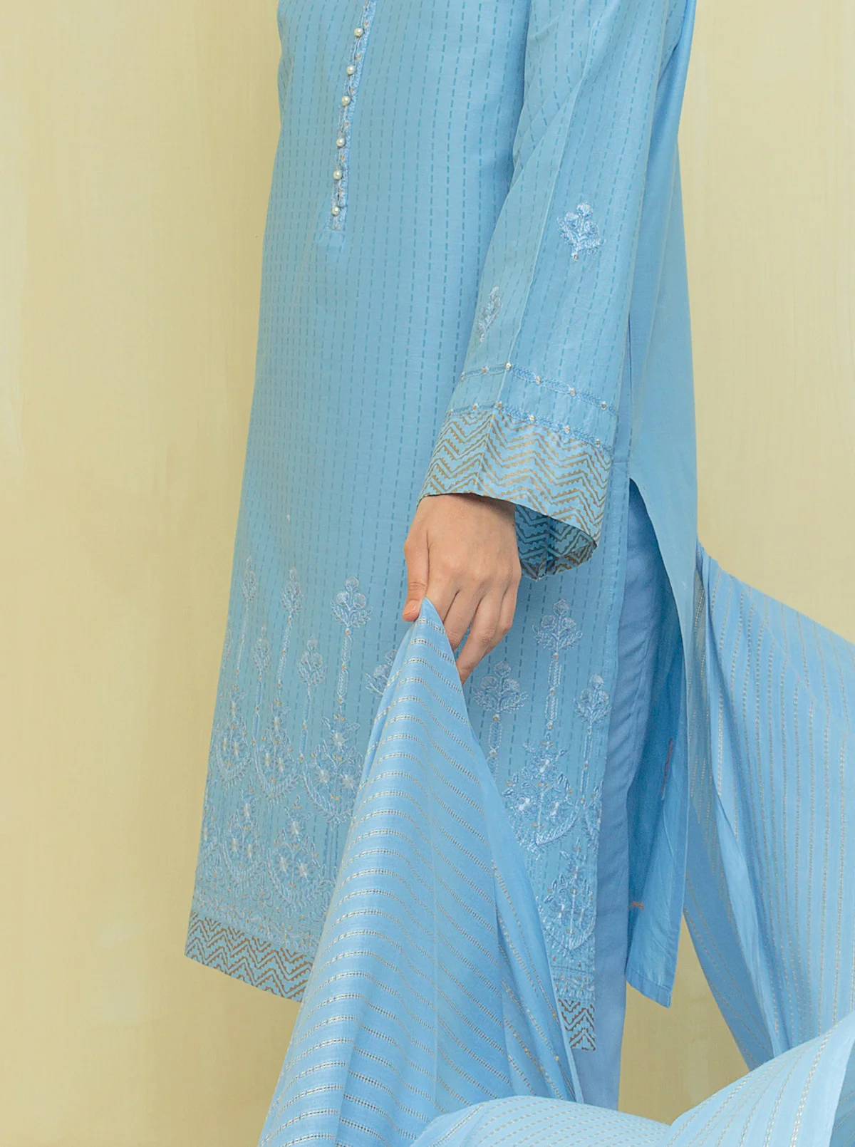 EMBROIDERED SHIRT WITH DUPATTA - Image 2