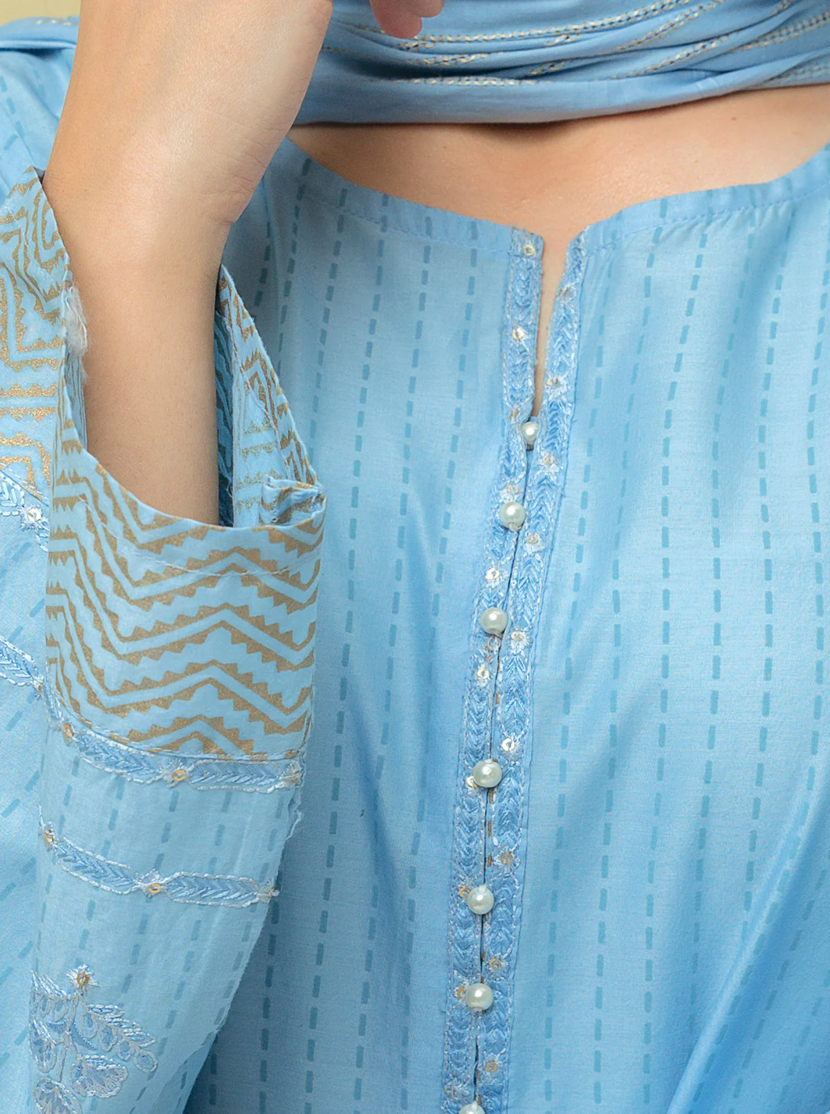 EMBROIDERED SHIRT WITH DUPATTA - Image 3