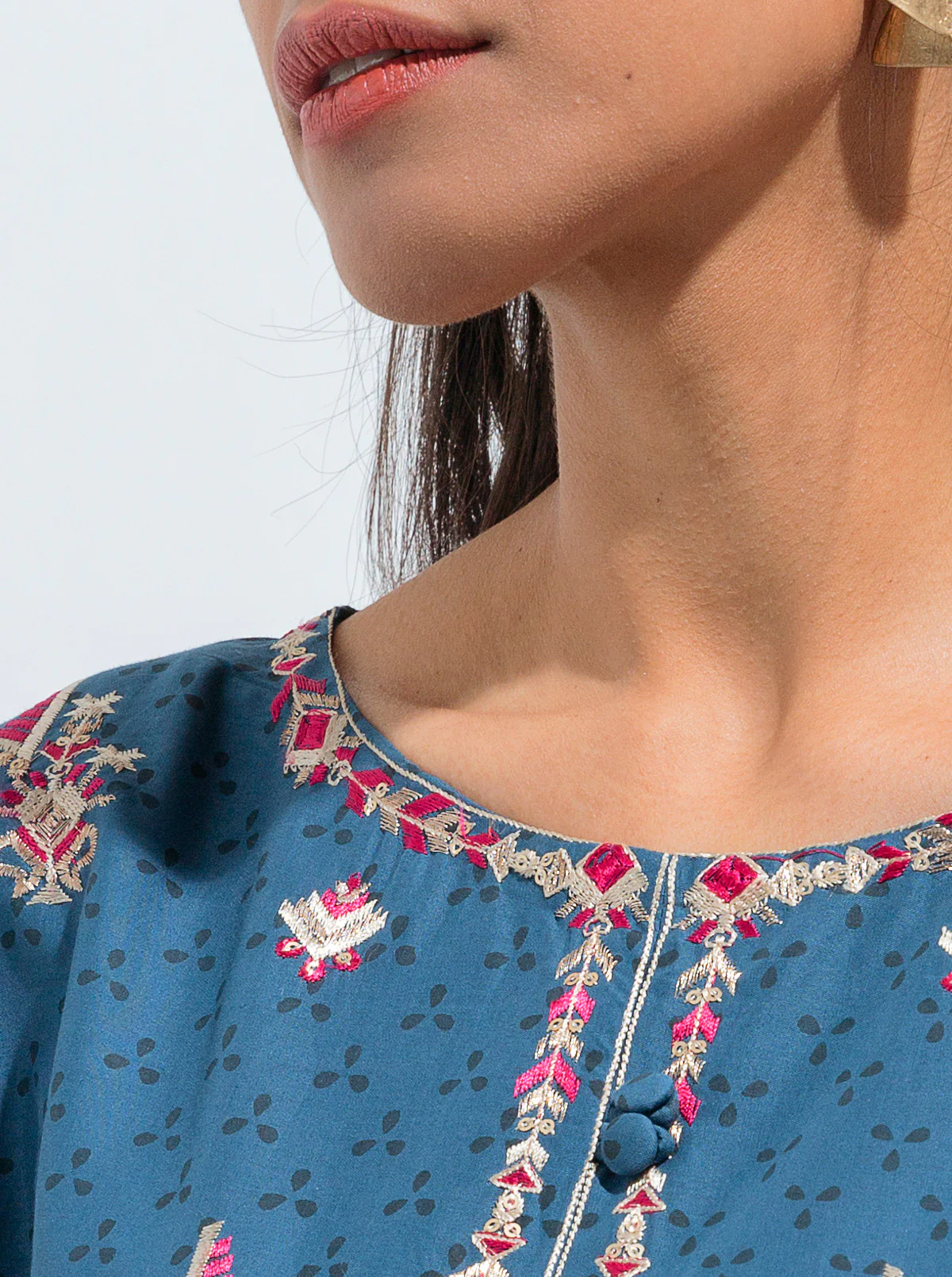 EMBROIDERED SHIRT WITH DUPATTA - Image 3