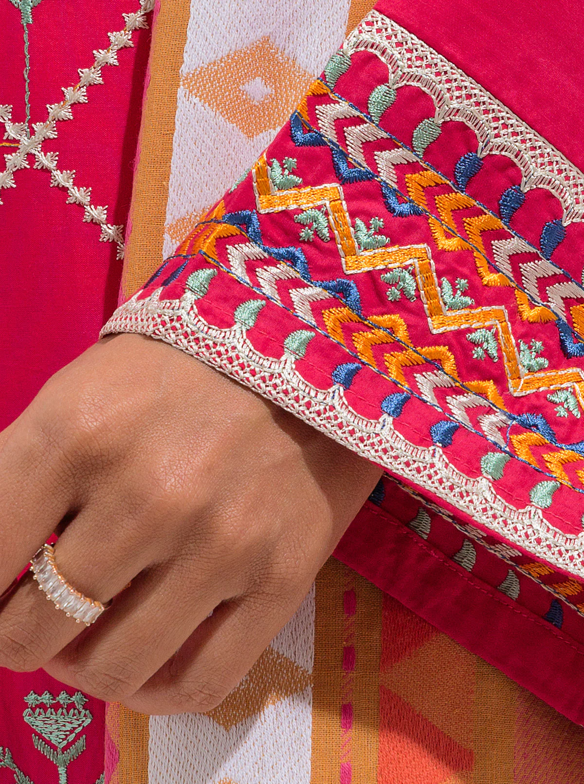 EMBROIDERED SHIRT WITH DUPATTA - Image 4
