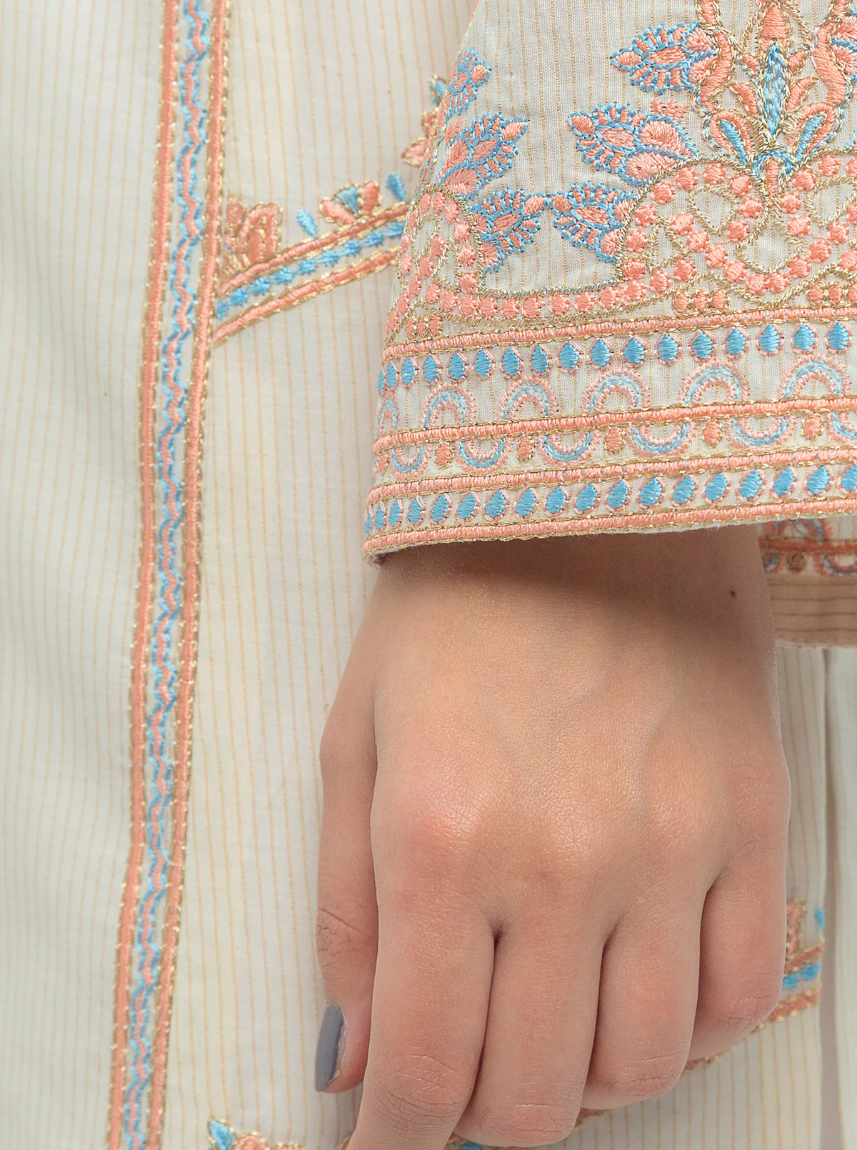 EMBROIDERED LAWN SHIRT (PRET) - Image 3