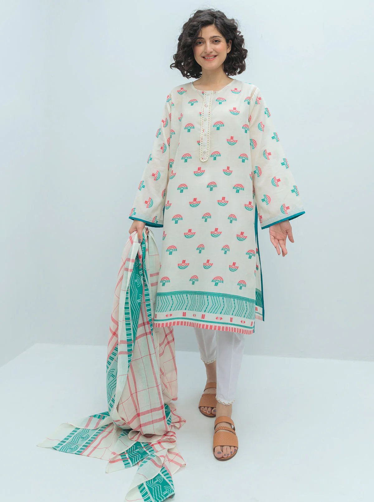 BASIC SHIRT WITH DUPATTA - Image 4