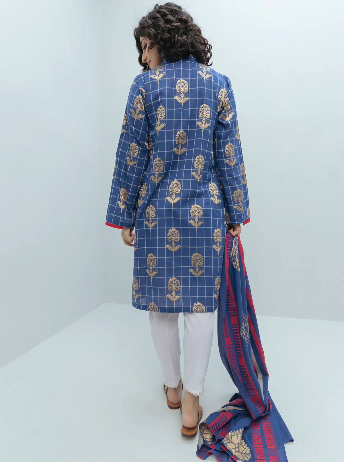 2 PIECE EMBROIDERED JACQUARD SUIT (PRET) - Image 4
