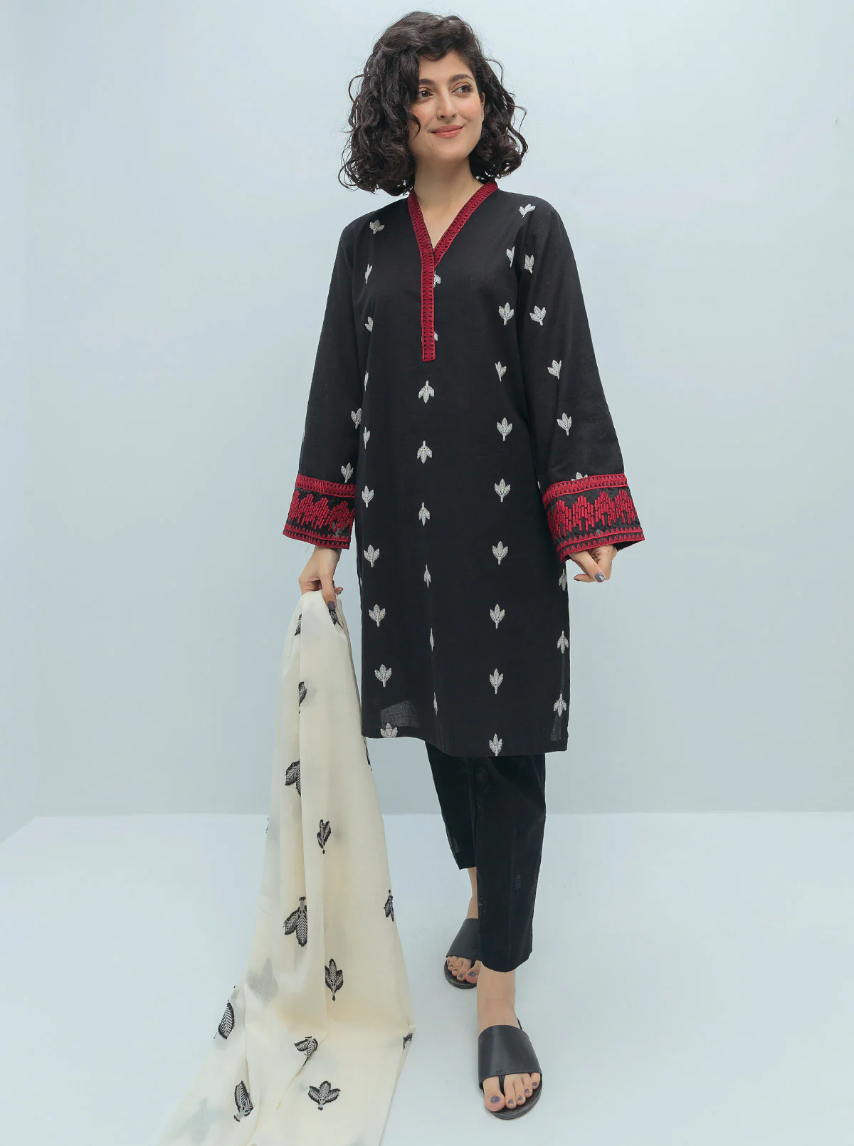 EMBROIDERED SHIRT WITH DUPATTA - Image 2