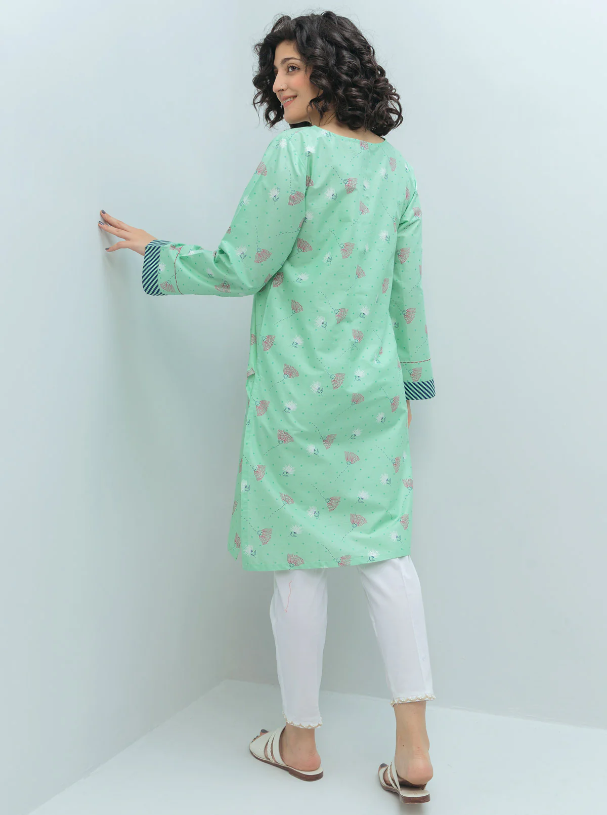 EMBROIDERED LAWN SHIRT (PRET) - Image 4