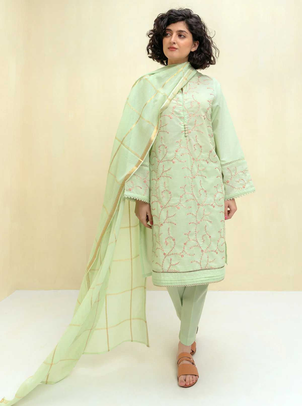 EMBROIDERED SHIRT WITH DUPATTA - Image 2