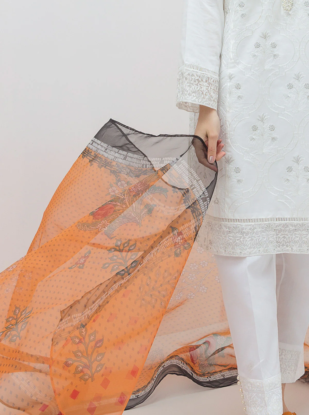 2 PIECE EMBROIDERED LAWN SUIT (PRET) - Image 2