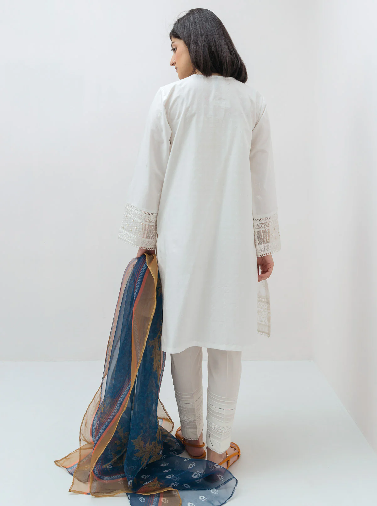 EMBROIDERED SHIRT WITH DUPATTA - Image 4