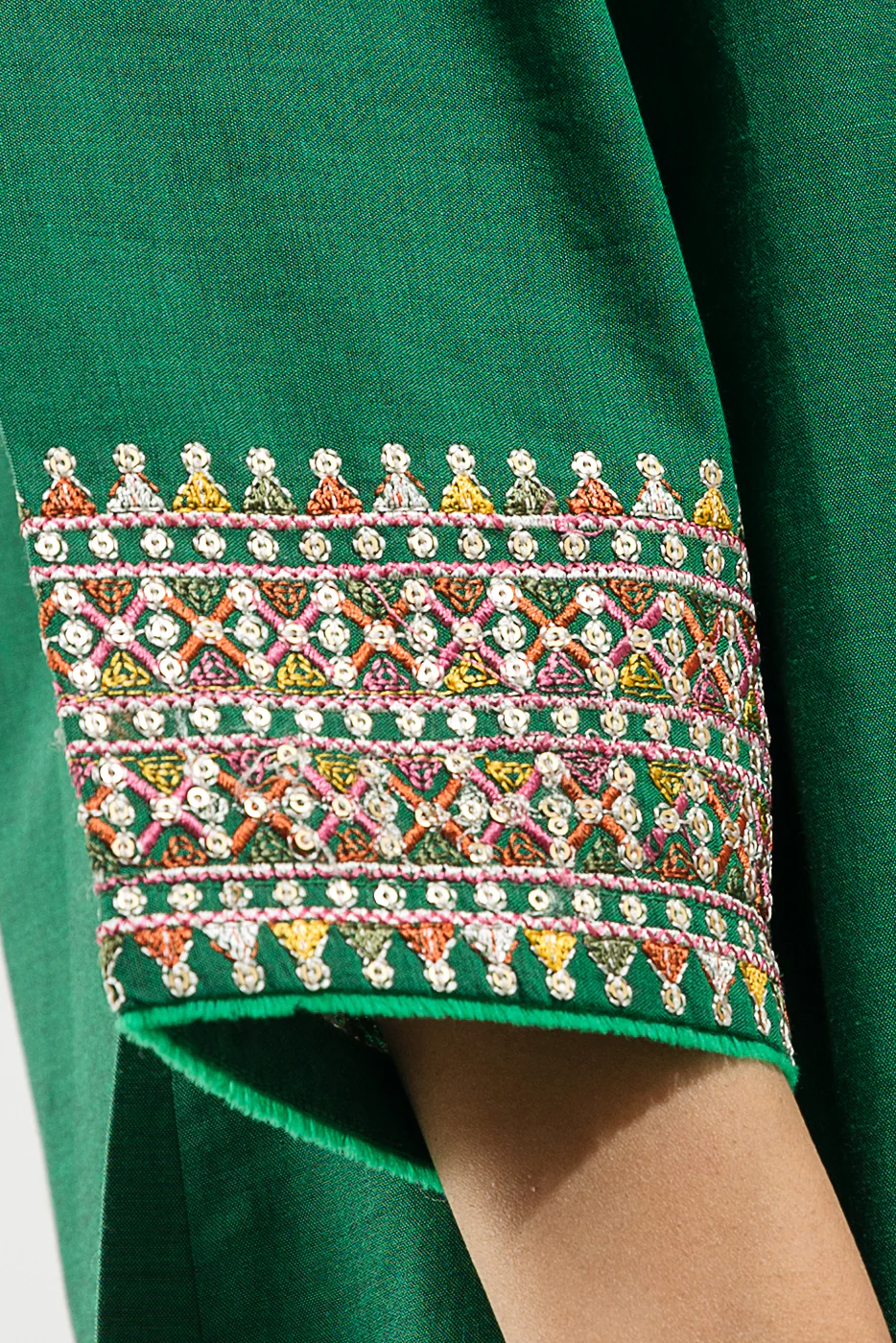 EMBROIDERED CHAMBRAY SHIRT (PRET) - Image 4