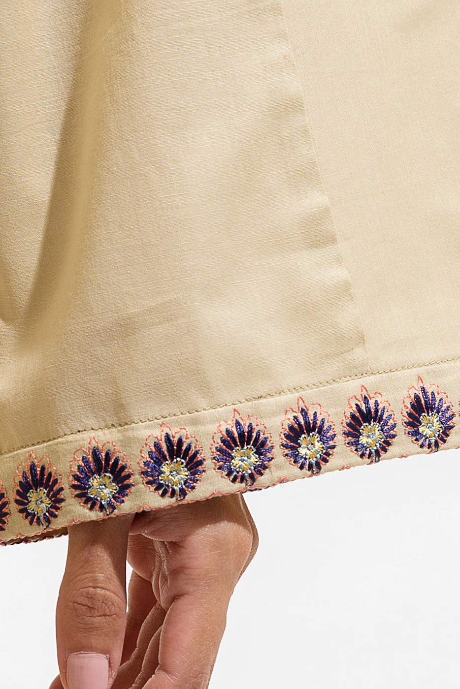 EMBROIDERED LAWN SHIRT (PRET) - Image 3
