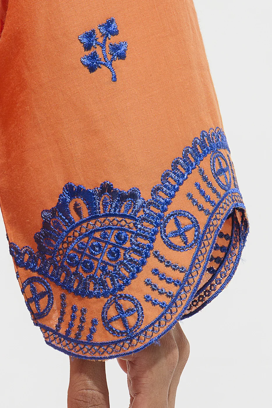 EMBROIDERED LAWN SHIRT (PRET) - Image 3
