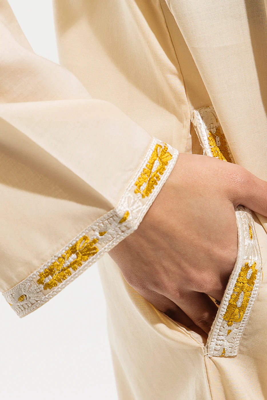 EMBROIDERED LAWN SHIRT (PRET) - Image 2