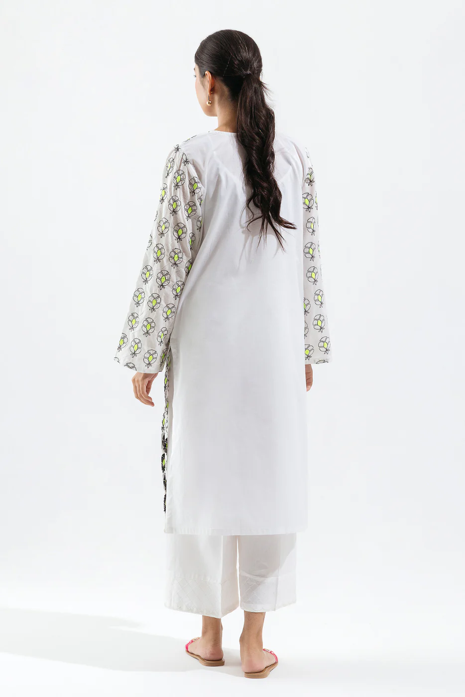 EMBROIDERED LAWN SHIRT (PRET) - Image 4