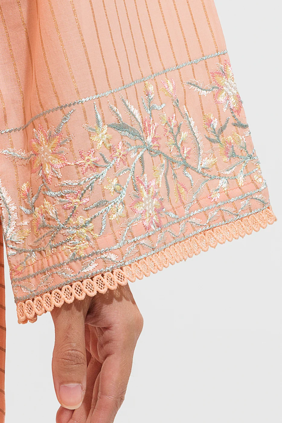 EMBROIDERED LAWN SHIRT (PRET) - Image 4