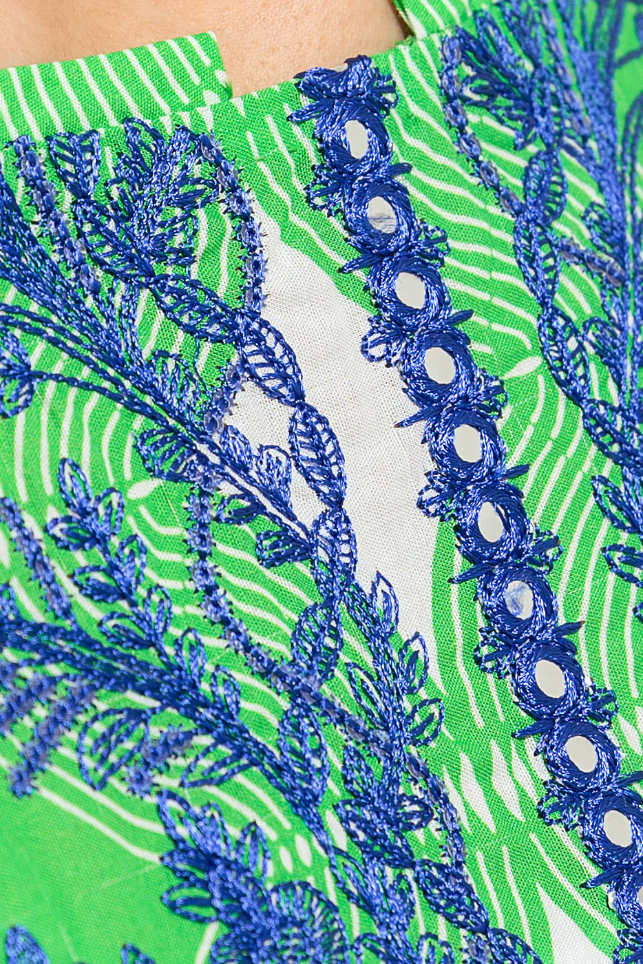 EMBROIDERED LAWN SHIRT (PRET) - Image 2
